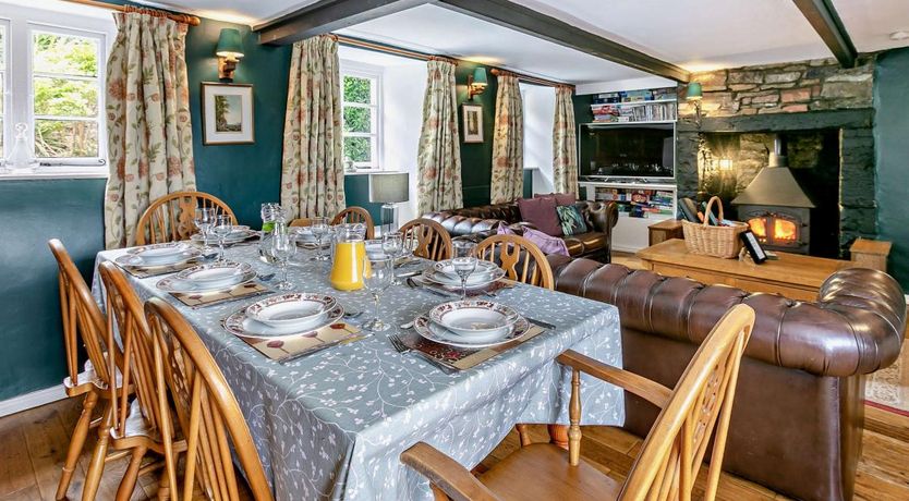 Photo of 5 Bed in Hartland