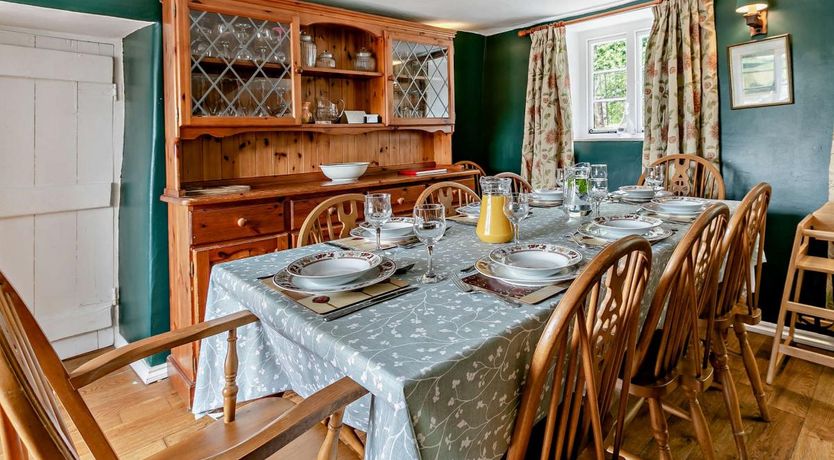 Photo of 5 Bed in Hartland