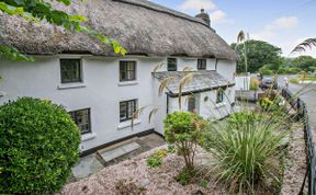 Photo of 5 Bed in Hartland