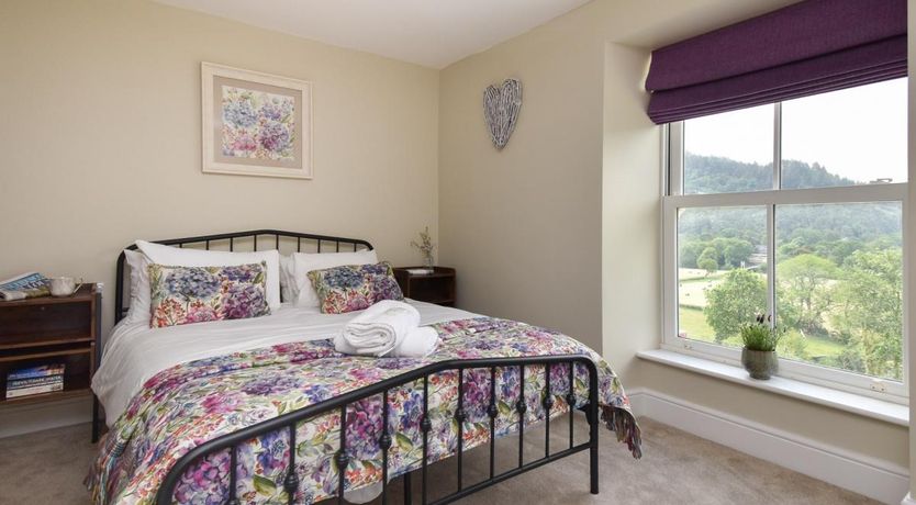 Photo of 10 Bed in Betws-y-Coed