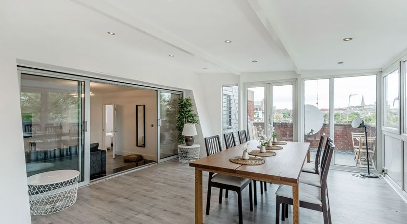 Photo of Contemporary Cromwell