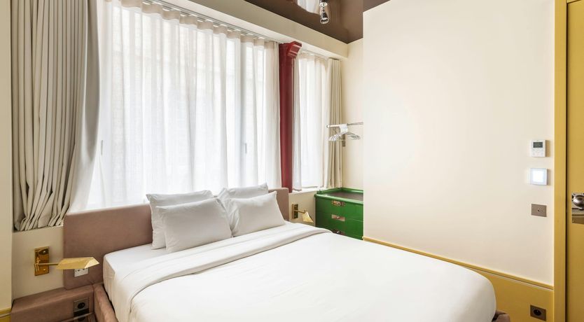 Photo of Parisian Brilliance