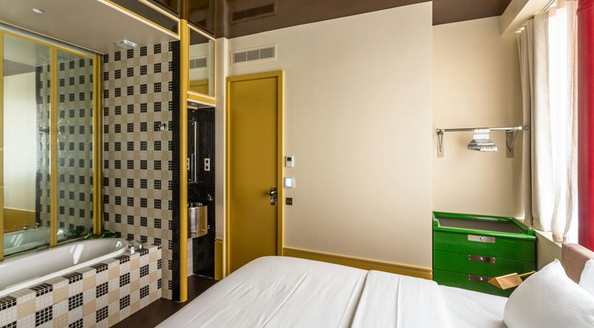 Photo of Parisian Brilliance