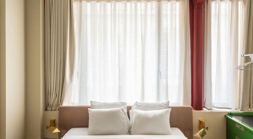 Photo of Parisian Brilliance