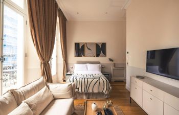 Mocha Cream Holiday Home
