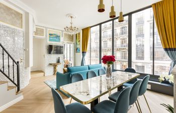 Paris Luxe Holiday Home