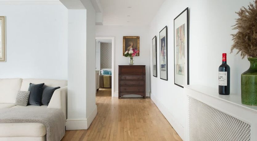 Photo of A Walk in Holland Park