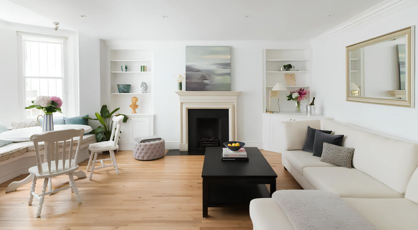 Photo of A Walk in Holland Park