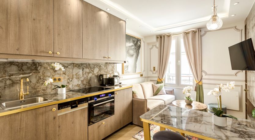 Photo of Pearl & Taupe