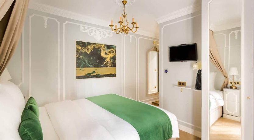 Photo of Antoinette's Necklace