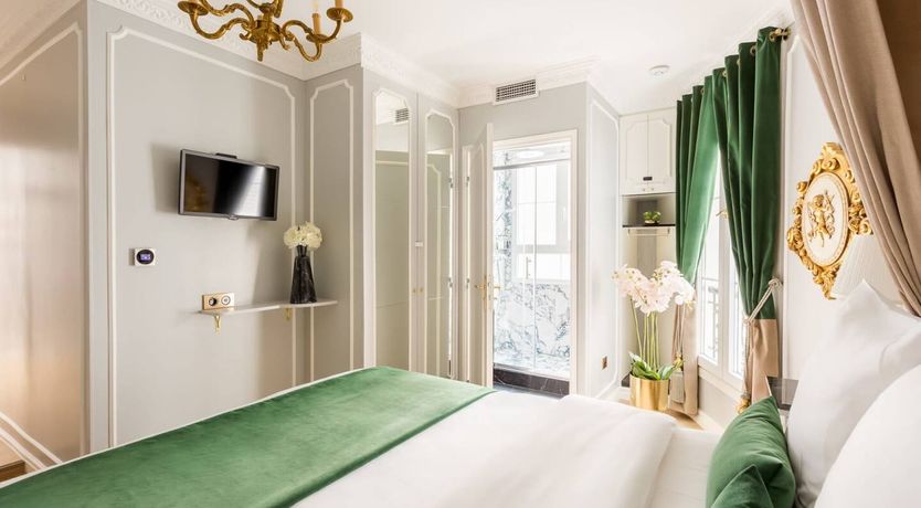 Photo of Antoinette's Necklace