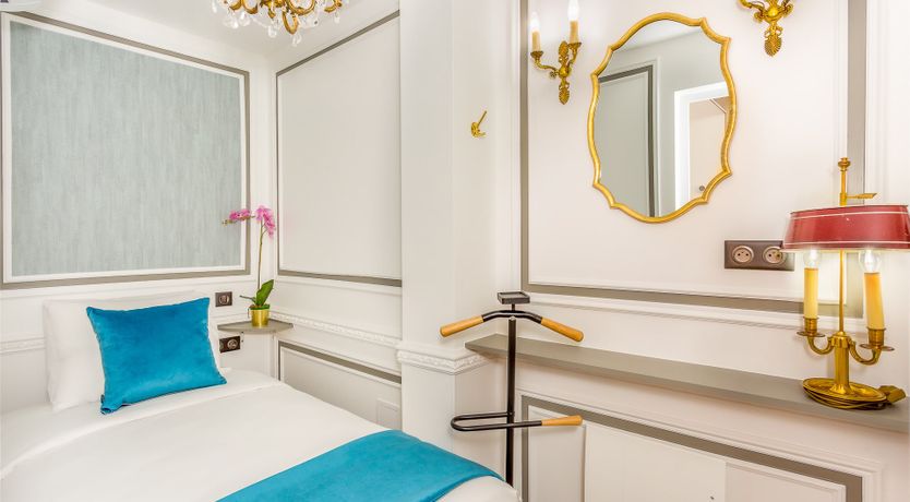 Photo of French & Chic