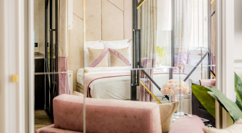 Photo of French & Chic