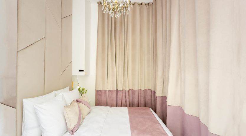 Photo of French & Chic