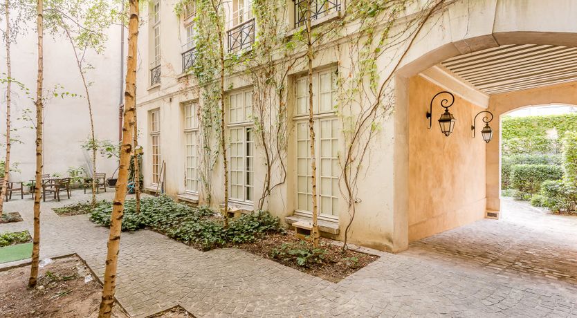 Photo of French & Chic