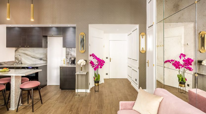 Photo of French & Chic