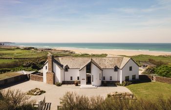 Clifftop Retreat Holiday Home