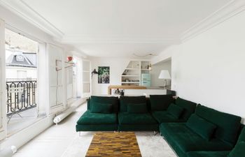 Rooftops of Paris Holiday Home