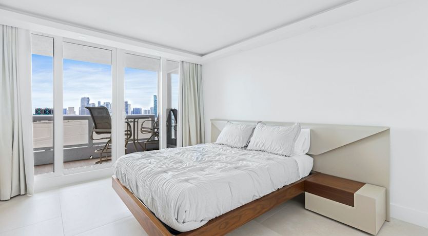 Photo of Sapphire Sparkle