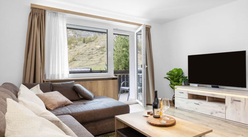 Photo of Dianthus Apartment 3