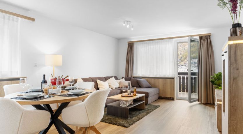 Photo of Dianthus Apartment 3