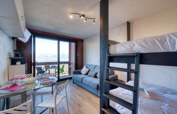 Soyouz Vanguard Apartment 104 Holiday Home