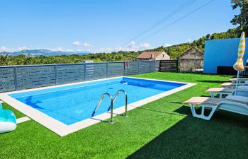 Sunrise Holiday Home
