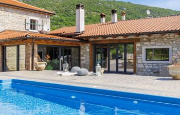 Tina Holiday Home