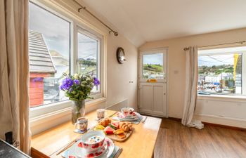 Harbourside Hideaway Holiday Home