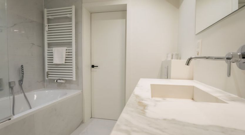 Photo of Chateauneuf with parking