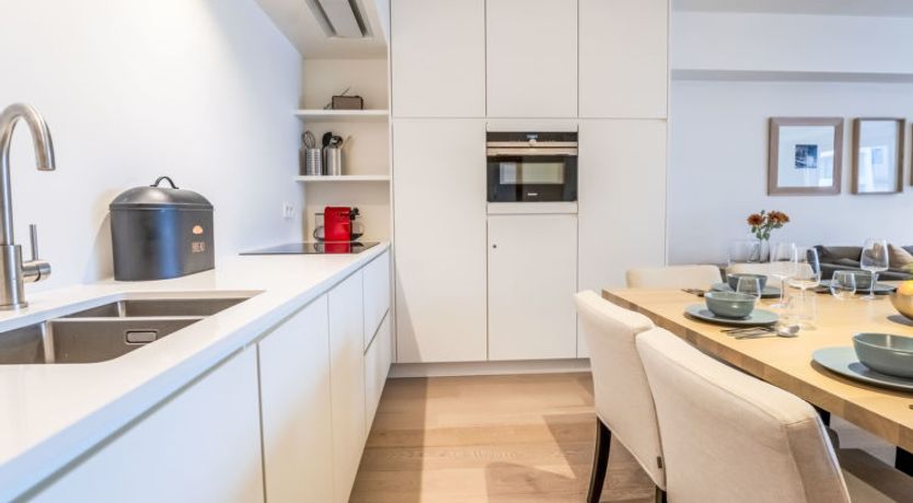 Photo of Chateauneuf with parking