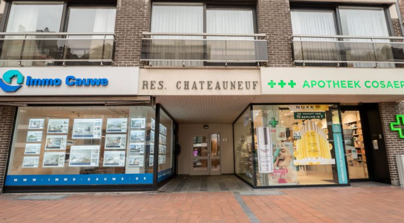 Photo of Chateauneuf with parking