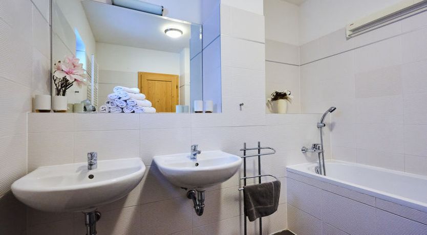 Photo of Sunny Mountain Escape & Pets