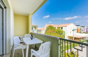 Robinia/Pinetine Apartment 3 Holiday Home