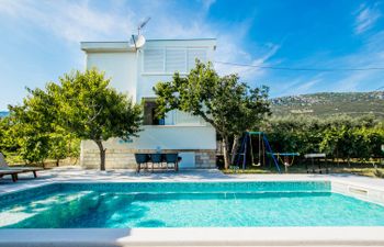 Kastel Mila Holiday Home