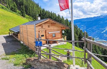 Nasenalmhütte Holiday Home