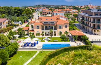 Villa Vizula Holiday Home