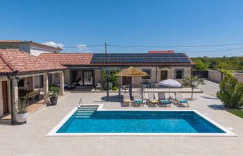Villa Tanja Holiday Home
