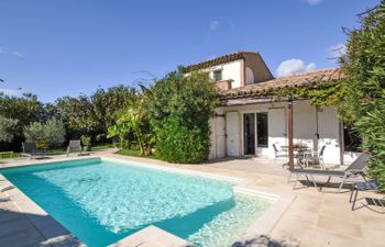 Les Angevines Holiday Home