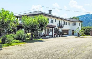 Villa Therese Apartment 2 Holiday Home