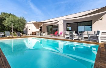 Villa Lamas Holiday Home