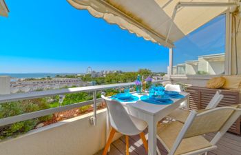 Les Terrasses de la Mer Apartment 18 Holiday Home