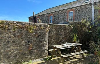 Porthilly Holiday Home