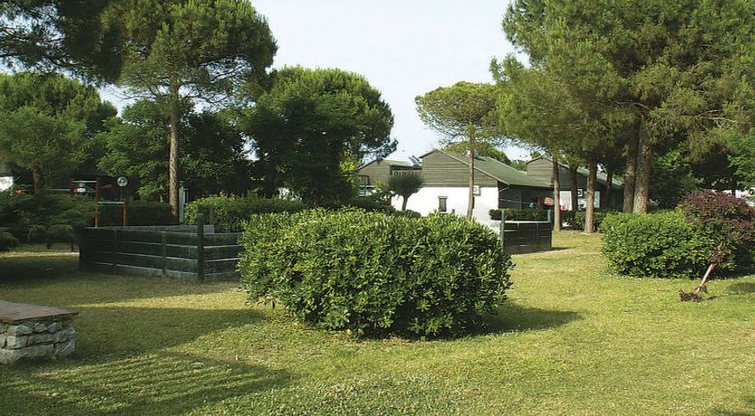 Photo of Lake Bungalow Apartment 4