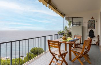 Beautiful View Apartment 2 Holiday Home