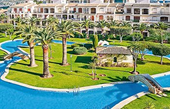 La Isla Apartment 14 Holiday Home