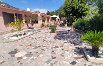 Doxina Holiday Home