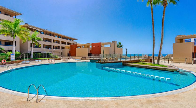 Photo of Vista oceano y piscinas Paraiso