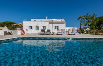 Dos Pombinhos Holiday Home