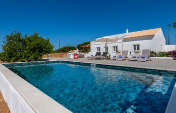 Dos Pombinhos Holiday Home